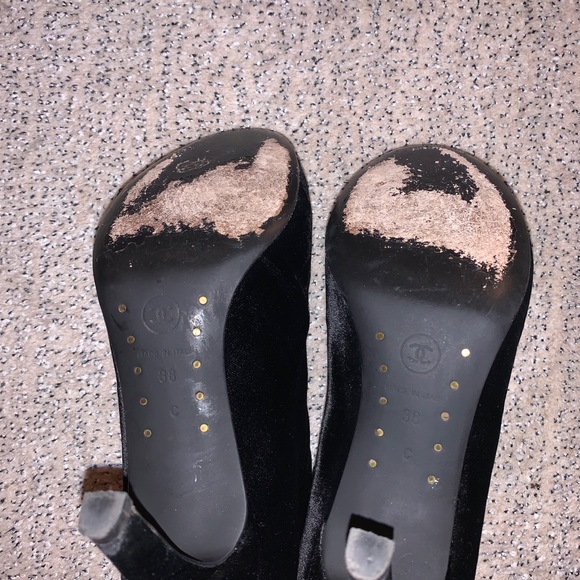 CHANEL women’s velvet booties Euro size 38 (US 8) - Picture 5 of 8